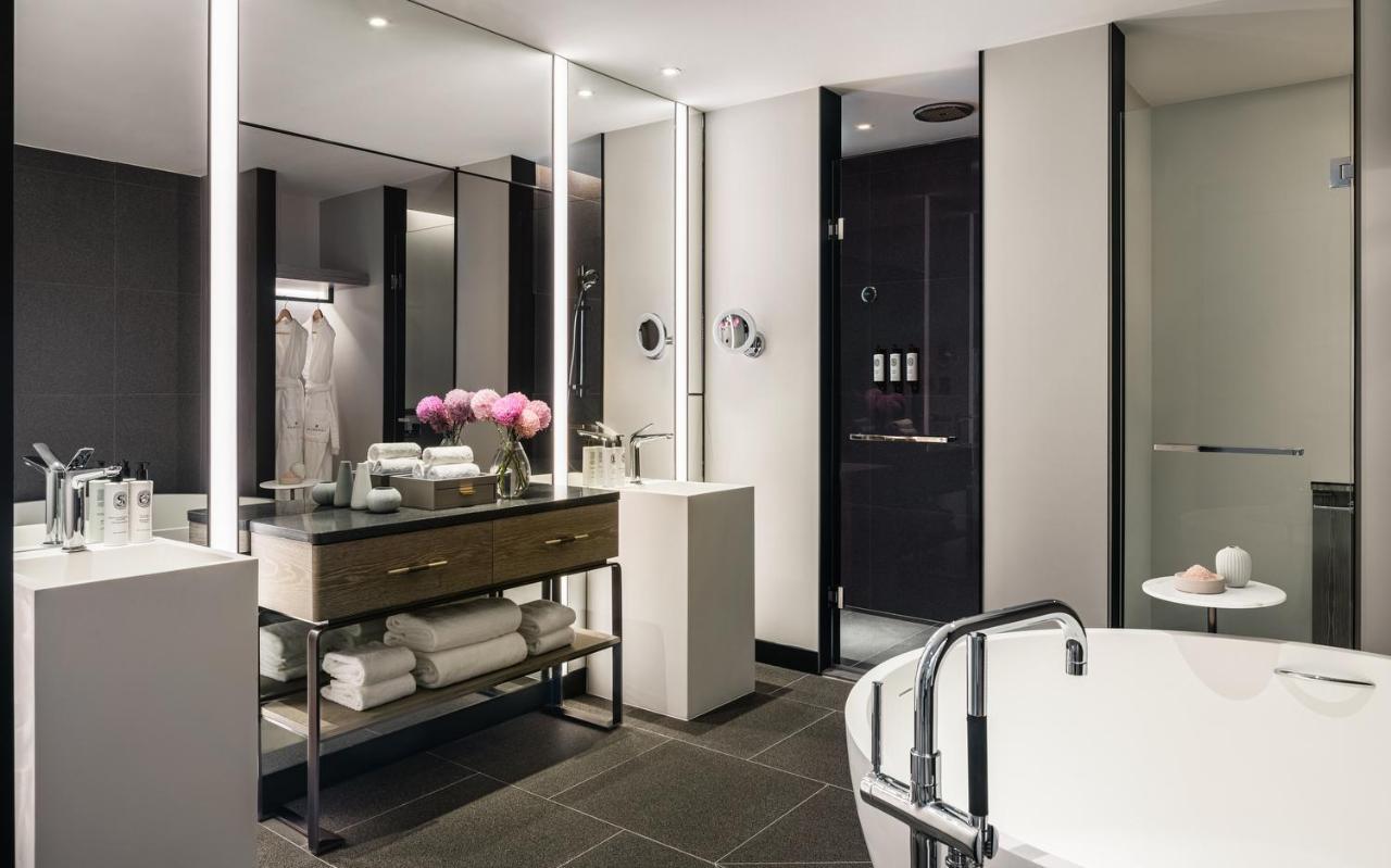 The Langham, Gold Coast And Jewel Residences Exterior foto Bathroom